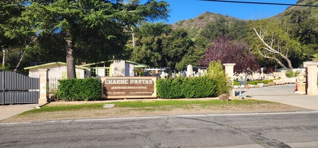 Plus de détails pour 2337 Troutdale Dr, Agoura Hills, CA - Commerce de détail à vendre