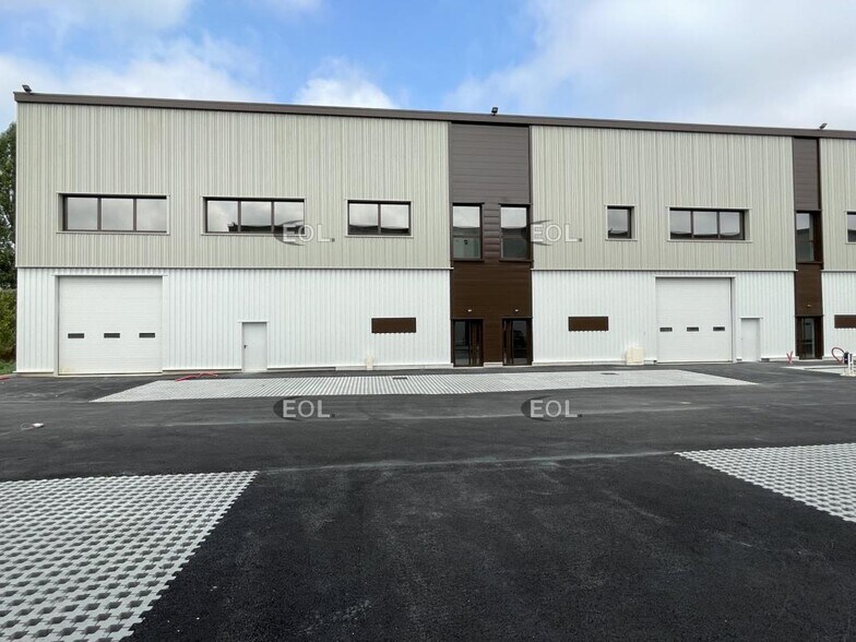 Flex dans Osny à louer - Photo du bâtiment - Image 2 de 21