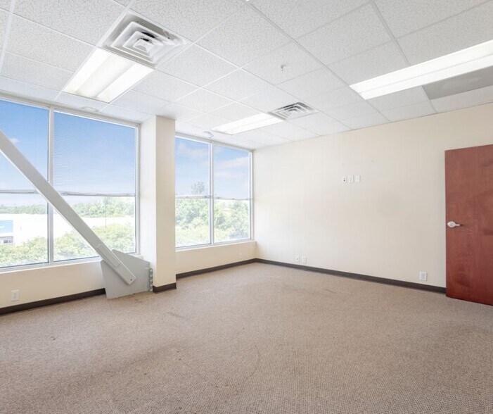 4921 Centre Pointe Dr, North Charleston, SC à louer - Photo intérieure - Image 3 de 16