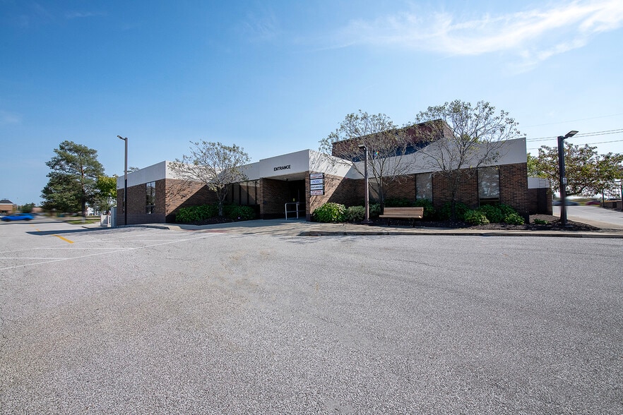 17406 Royalton Rd, Strongsville, OH for lease - Building Photo - Image 3 of 13