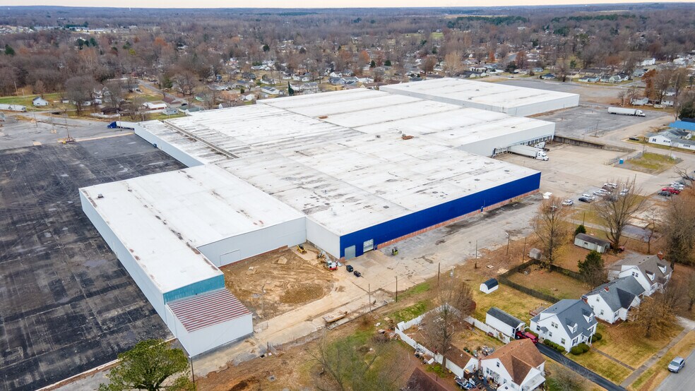 410 E Lyerla Dr, Herrin, IL à louer - Photo du bâtiment - Image 3 de 15