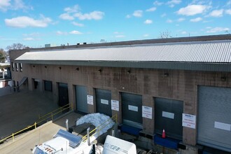 220 Lawrence Ave, Lawrence, NY à louer Photo du bâtiment- Image 2 de 4