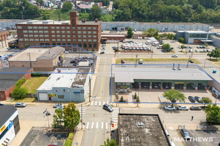 CITY COLLISION PORTFOLIO portfolio of 2 properties for sale on LoopNet.ca - Building Photo - Image 1 of 5