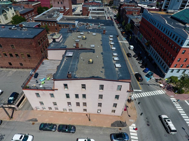 105 Main St, Bangor, ME à louer - Photo du bâtiment - Image 3 de 34