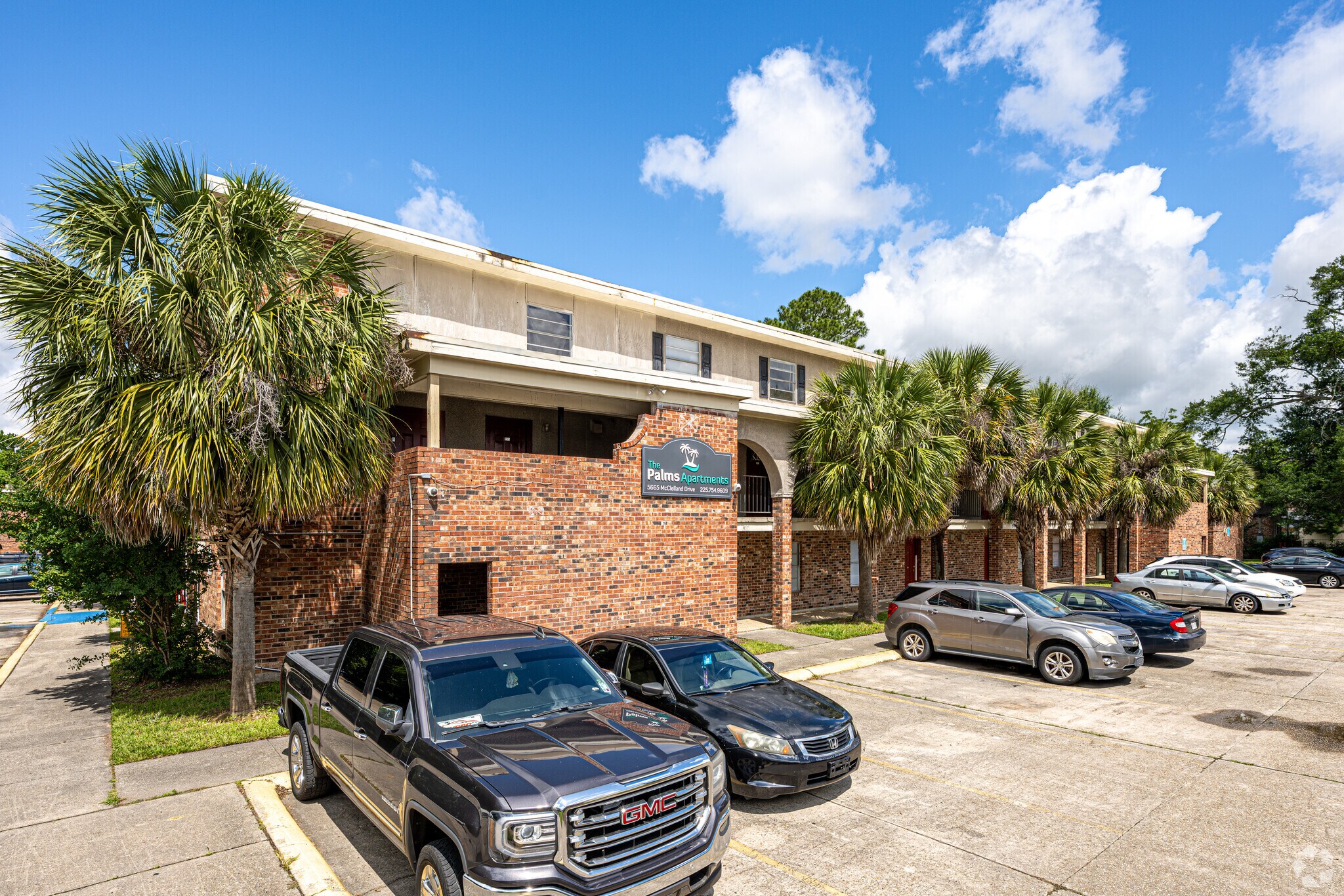 5665 McClelland Dr, Baton Rouge, LA à vendre Photo du bâtiment- Image 1 de 1