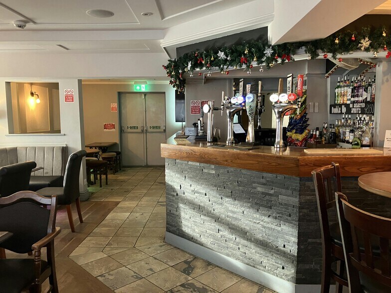 High St, Barlborough à vendre - Photo du bâtiment - Image 2 de 11