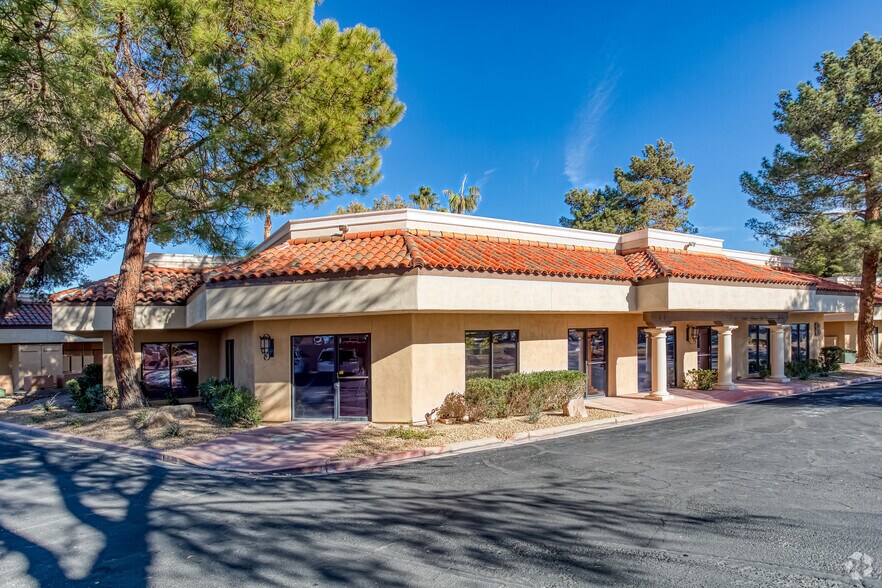 2700 E Chandler Ave, Las Vegas, NV à vendre - Photo du bâtiment - Image 2 de 12