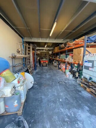 Plus de détails pour Local d'activités à louer