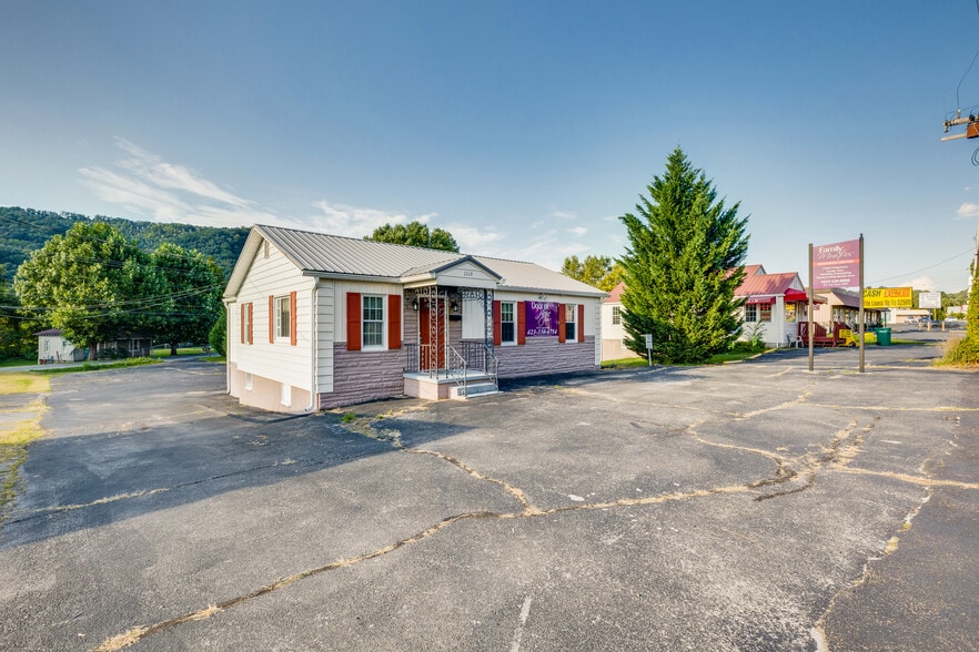 1119 N Main Ave, Erwin, TN for sale - Building Photo - Image 3 of 30
