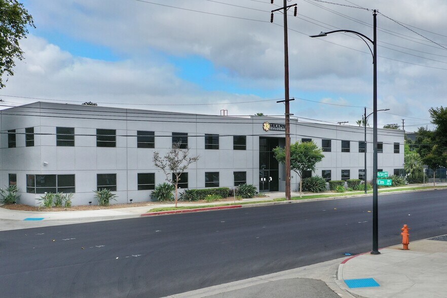 1111 S Victory Blvd, Burbank, CA à vendre - Photo du bâtiment - Image 1 de 16