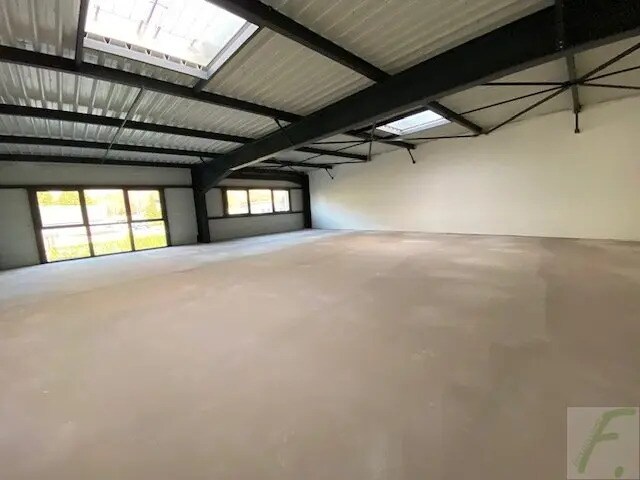 Retail in Sillingy for sale - Interior Photo - Image 3 of 4