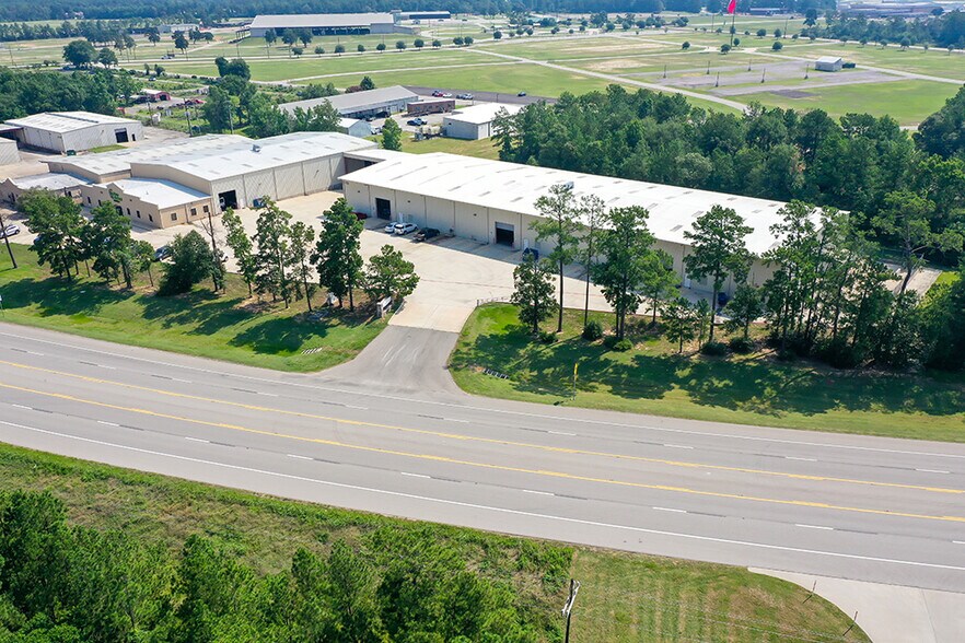 1209-1215 N FM 3083 Rd E, Conroe, TX à louer - Photo du bâtiment - Image 3 de 43