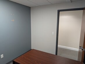 801 W Bay Dr, Largo, FL à louer Photo intérieure- Image 2 de 13