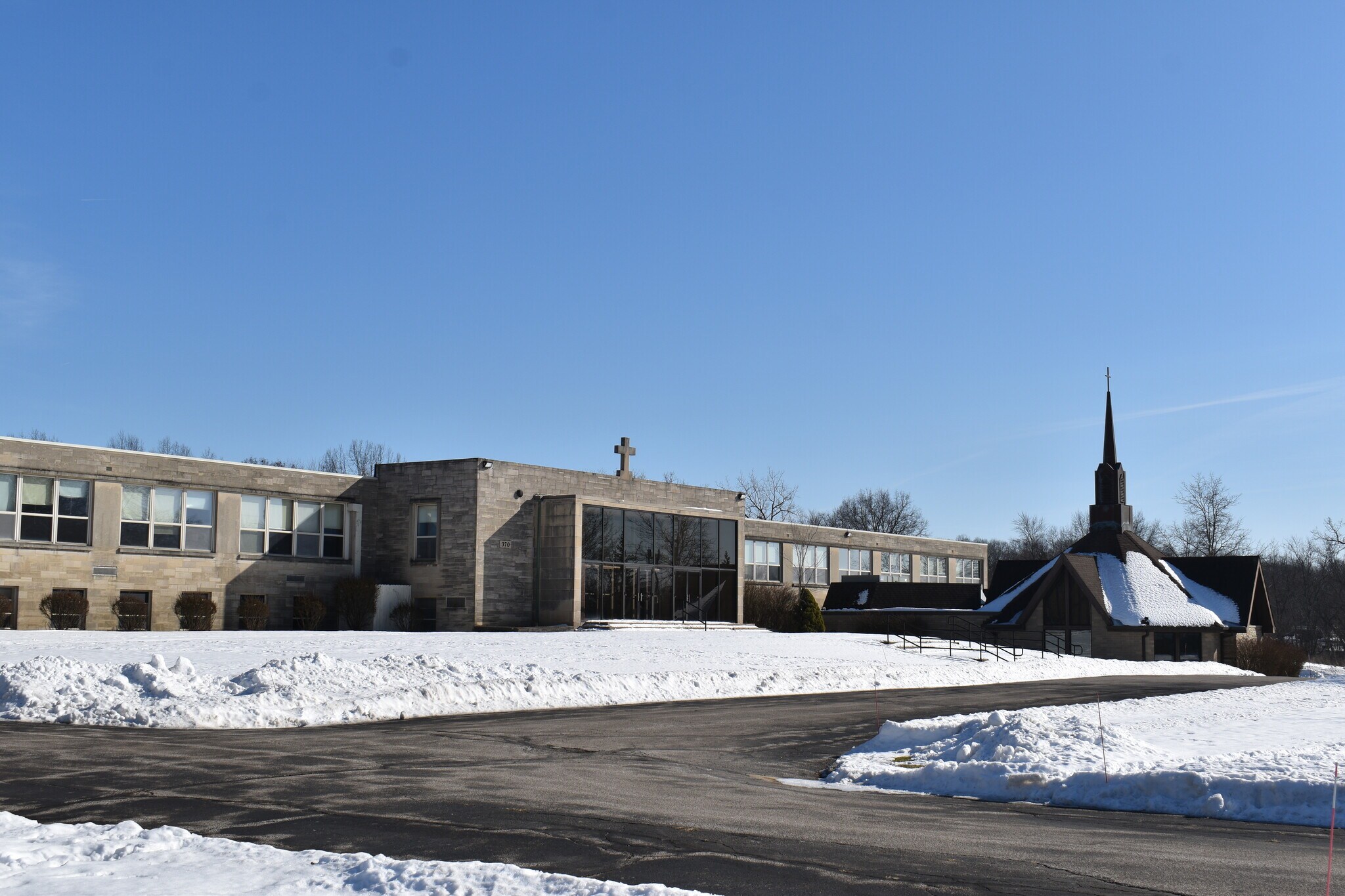 400 Center Rd, Bedford, OH à vendre Photo du bâtiment- Image 1 de 17