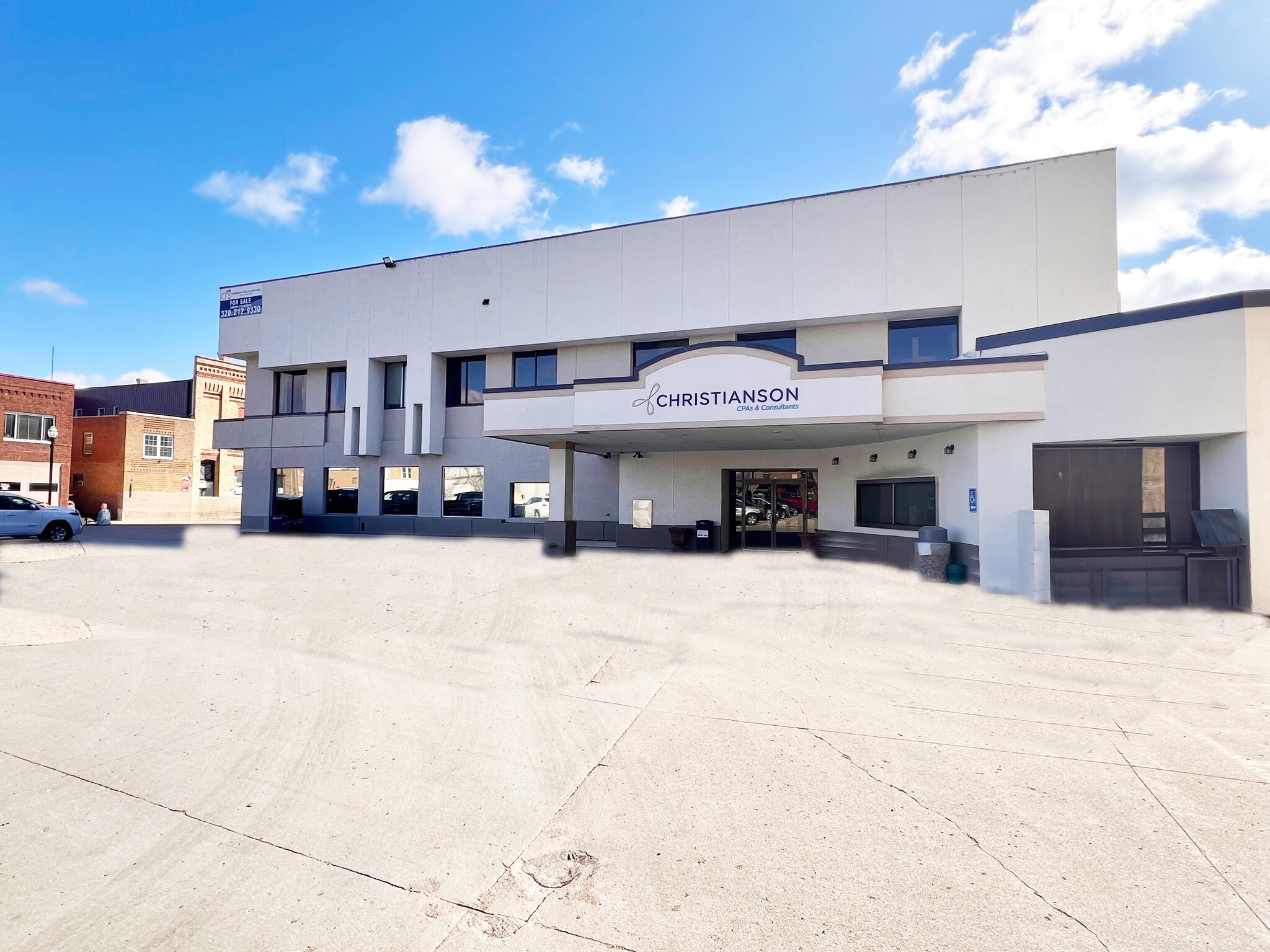 302 5th St SW, Willmar, MN for sale Building Photo- Image 1 of 19