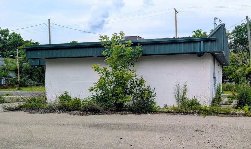 2610 Davison Rd, Flint, MI à vendre - Photo du bâtiment - Image 3 de 13