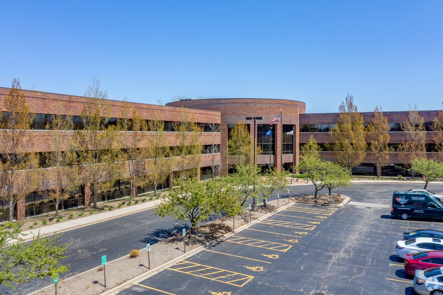 18650 W Corporate Dr, Brookfield, WI for lease - Building Photo - Image 2 of 7