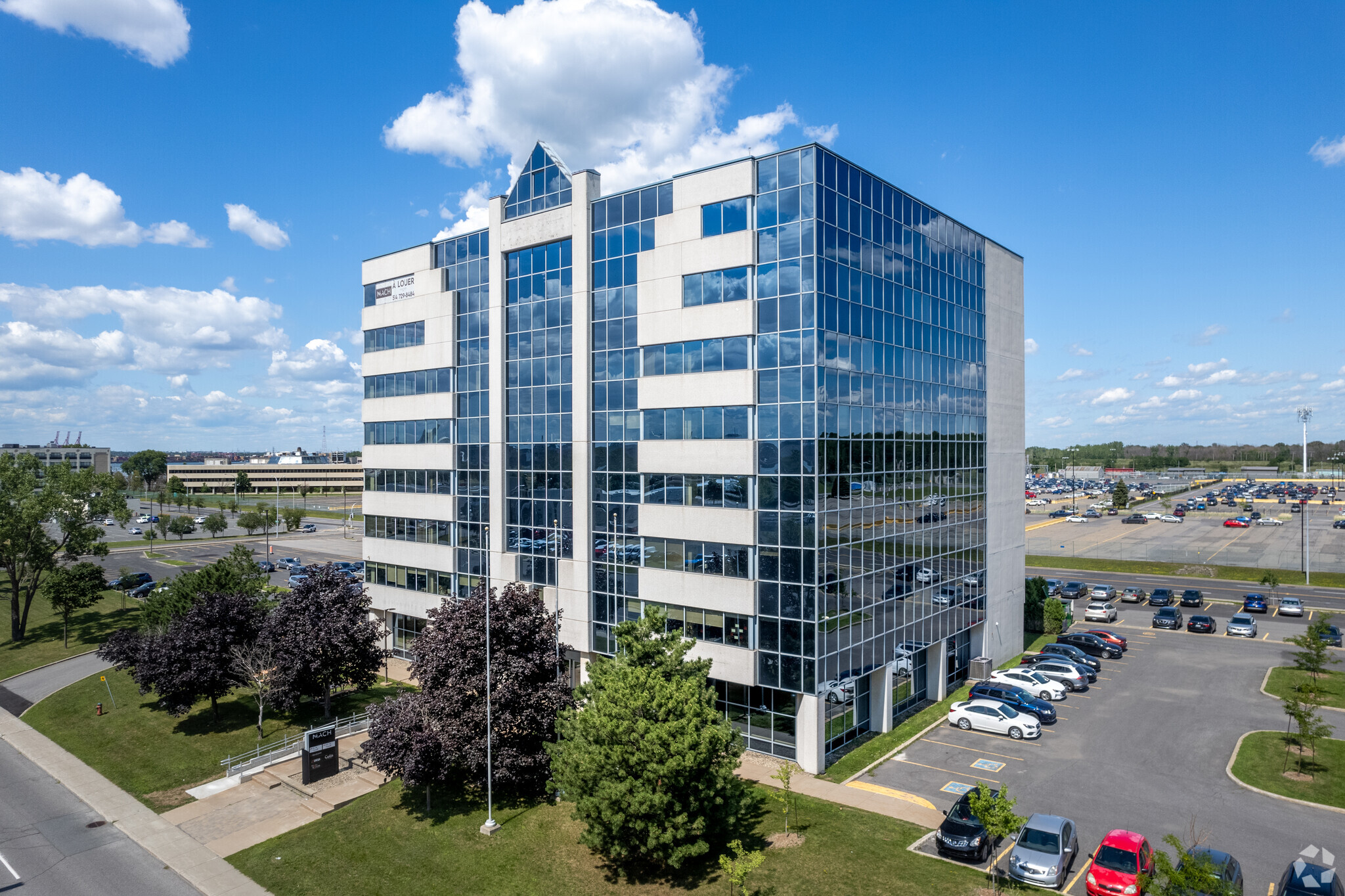 101 Boul Roland-Therrien, Longueuil, QC for lease Building Photo- Image 1 of 6