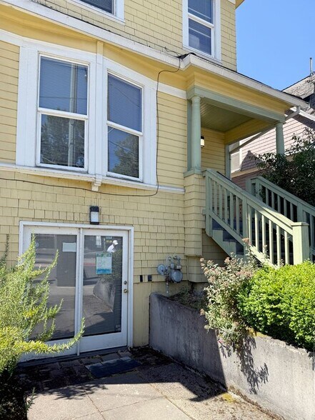 736 NE Couch St, Portland, OR à vendre - Photo du bâtiment - Image 2 de 10