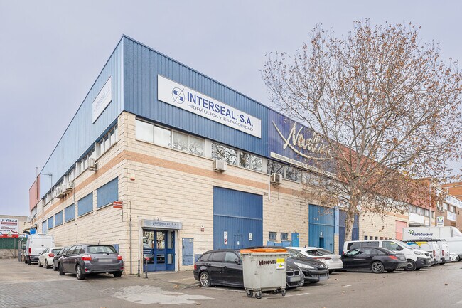 More details for Calle del Gamonal, 63, Madrid - Industrial for Lease