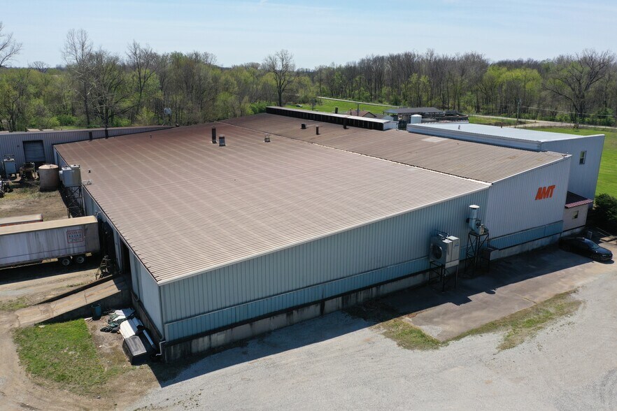 400 S Gray St, Albany, IN à vendre - Photo du bâtiment - Image 2 de 78