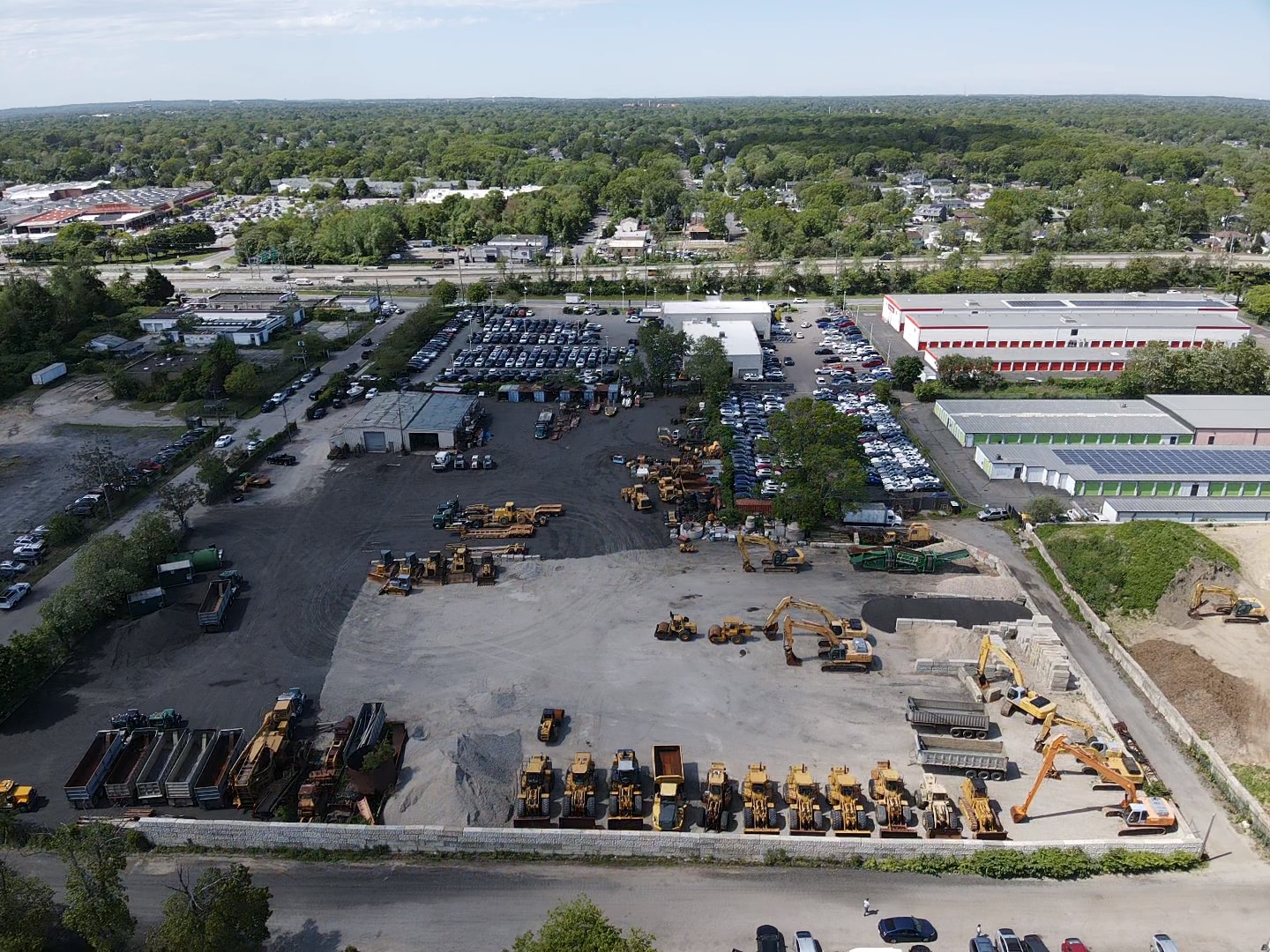 195 S Denver Ave, Bay Shore, NY for lease Primary Photo- Image 1 of 4