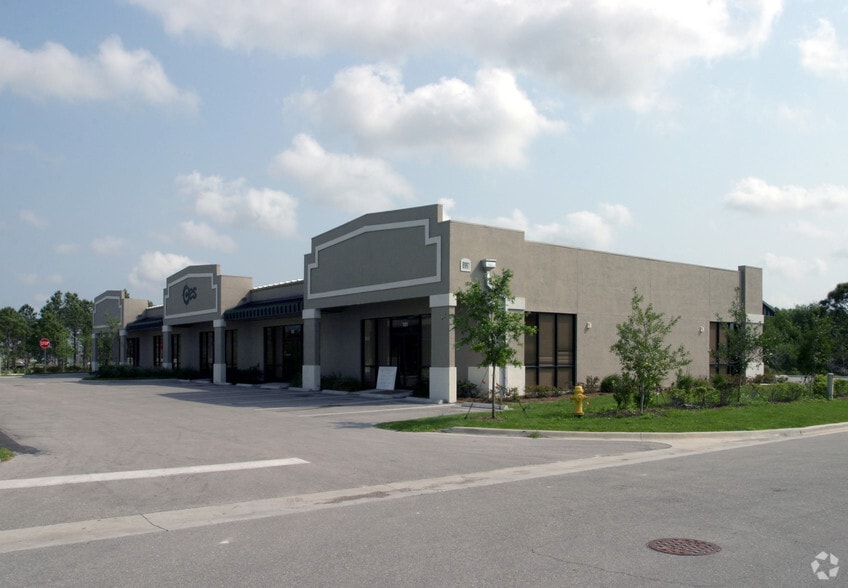 8961 Daniels Center Dr, Fort Myers, FL for sale - Building Photo - Image 2 of 10