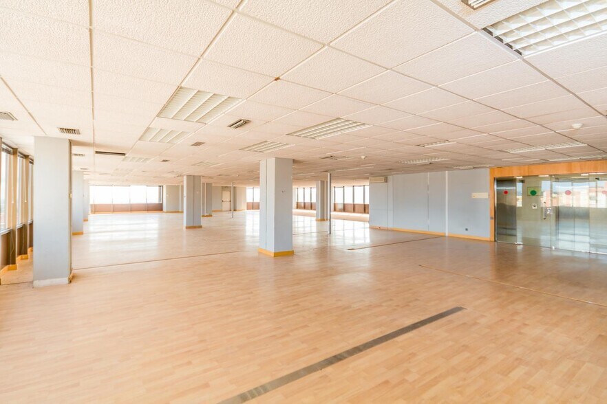 Carrer de Fructuós Gelabert, 6-8, Sant Joan Despí, Barcelona for lease - Interior Photo - Image 3 of 6