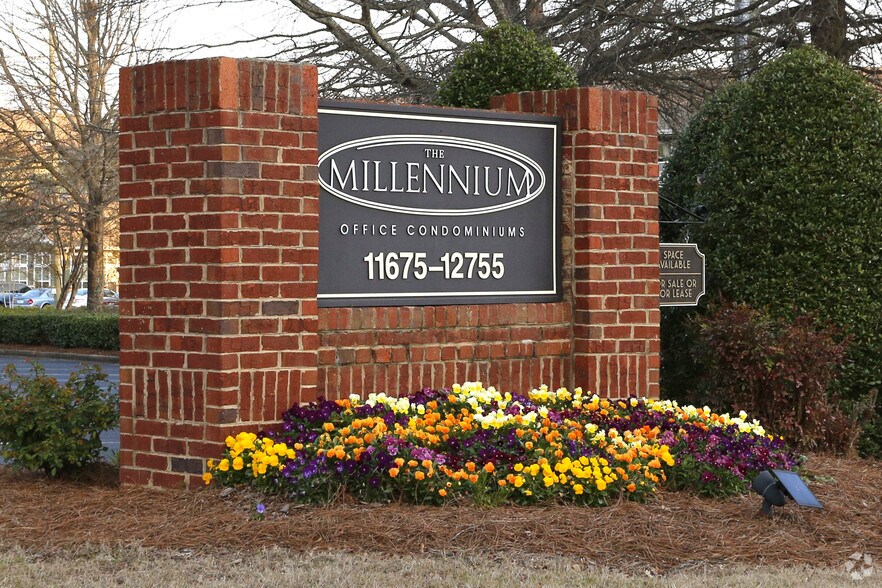 11675 Century Dr, Alpharetta, GA for lease - Building Photo - Image 2 of 9