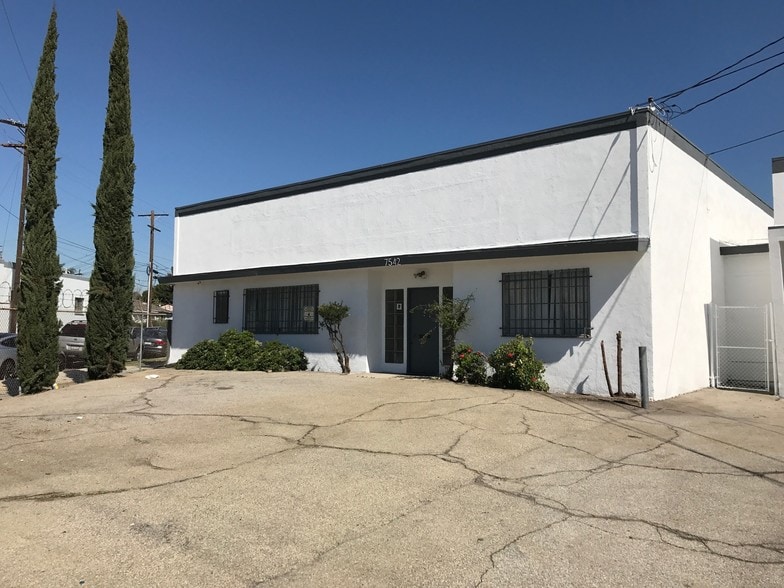 7542 San Fernando Rd, Sun Valley, CA for lease - Building Photo - Image 2 of 8