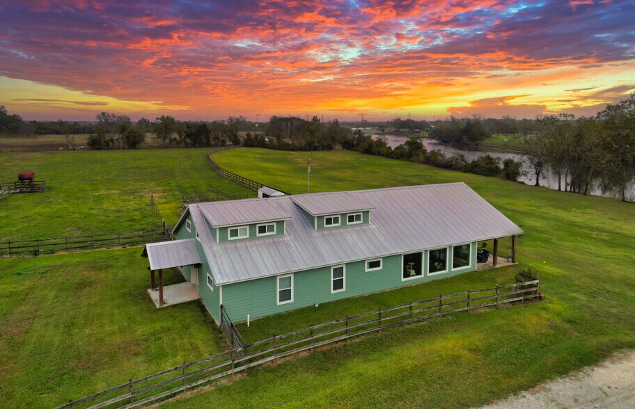 3559 FM 521 Rd, Brazoria, TX à vendre - Photo du bâtiment - Image 2 de 69