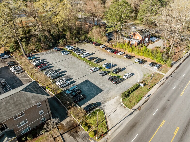 1106 E 10th St, Greenville, NC à louer - Photo du bâtiment - Image 1 de 5