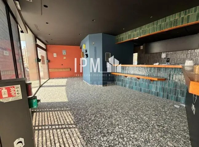 Retail in Toulon for lease Interior Photo- Image 1 of 8