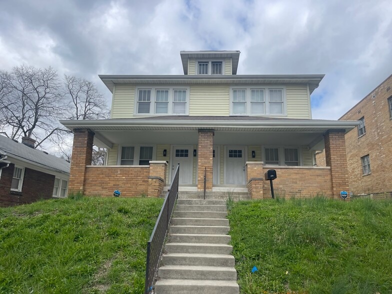 5222 E Washington St, Indianapolis, IN à vendre - Photo du bâtiment - Image 1 de 9