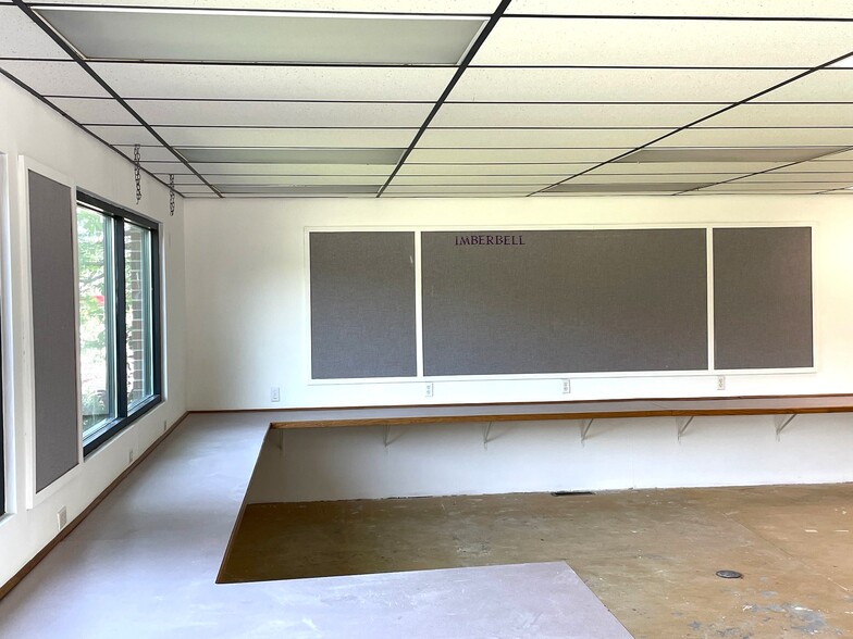 205 S Center Rd, Saginaw, MI for sale - Interior Photo - Image 3 of 9