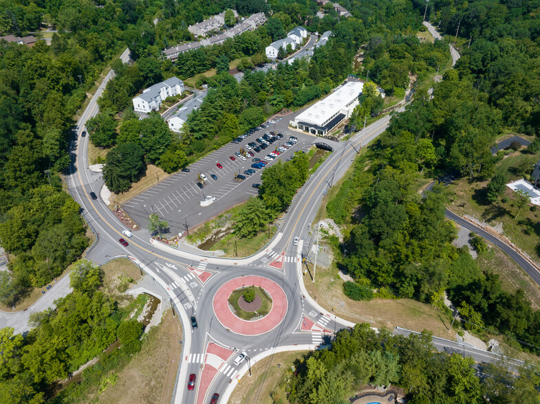 1580 McLaughlin Run Rd, Upper Saint Clair, PA for lease - Aerial - Image 2 of 10