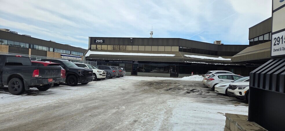 2915 19th St NE, Calgary, AB à louer - Photo du bâtiment - Image 2 de 9