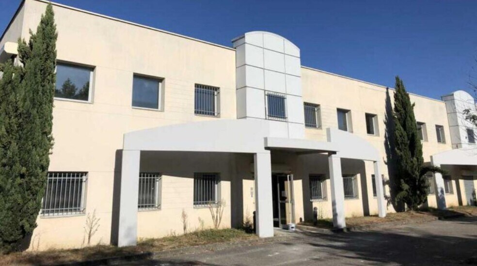 Flex in Saint-Priest for sale - Building Photo - Image 2 of 9