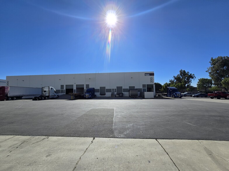 9805 6th St, Rancho Cucamonga, CA for lease - Building Photo - Image 2 of 3