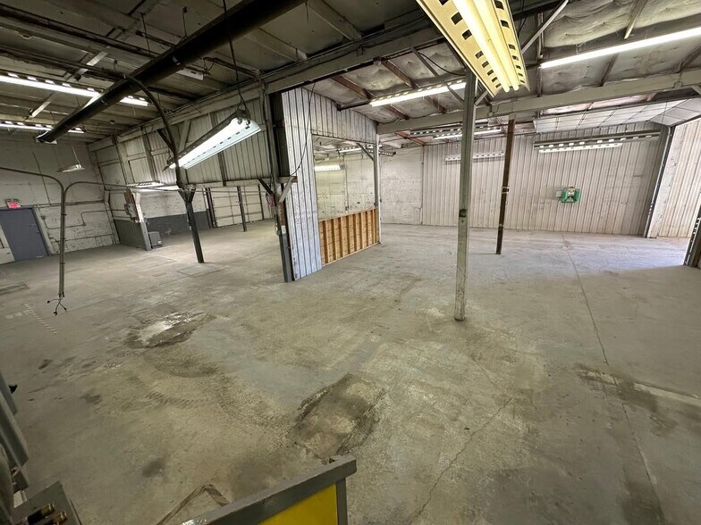 1701 W County Line Rd, Springfield, OH à louer - Photo du bâtiment - Image 2 de 26