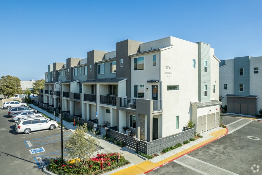 11700-11722 Arkansas St, Artesia, CA à louer - Photo du bâtiment - Image 3 de 6