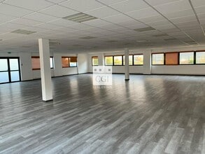 Office in Saint-Priest for lease Interior Photo- Image 1 of 1