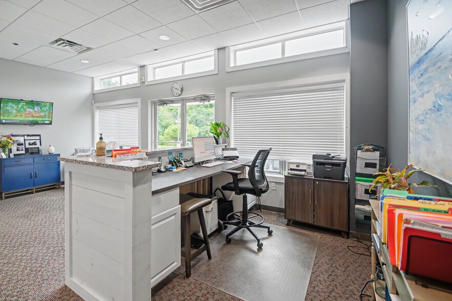 1600 Horizon Dr, Chalfont, PA for sale - Interior Photo - Image 3 of 34