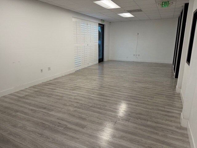 6016 Fallbrook Ave, Woodland Hills, CA à louer - Photo du bâtiment - Image 2 de 15