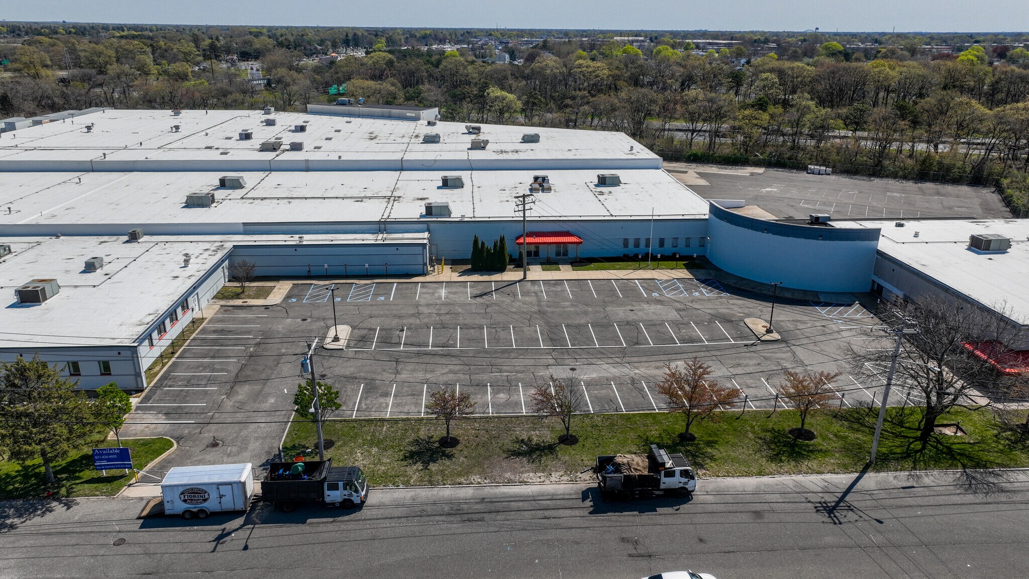 120 Adams Blvd, Farmingdale, NY à louer Photo du bâtiment- Image 1 de 16