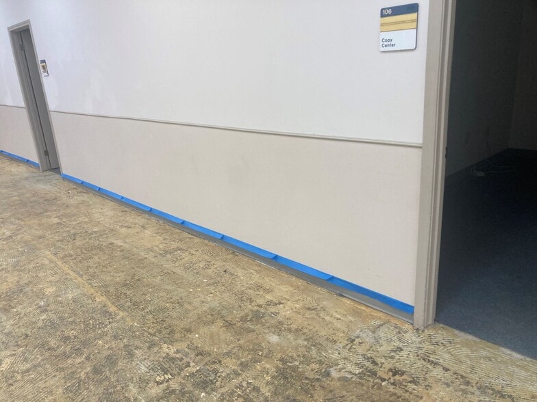 200 N Saint Marys St, Beeville, TX for lease - Building Photo - Image 2 of 17