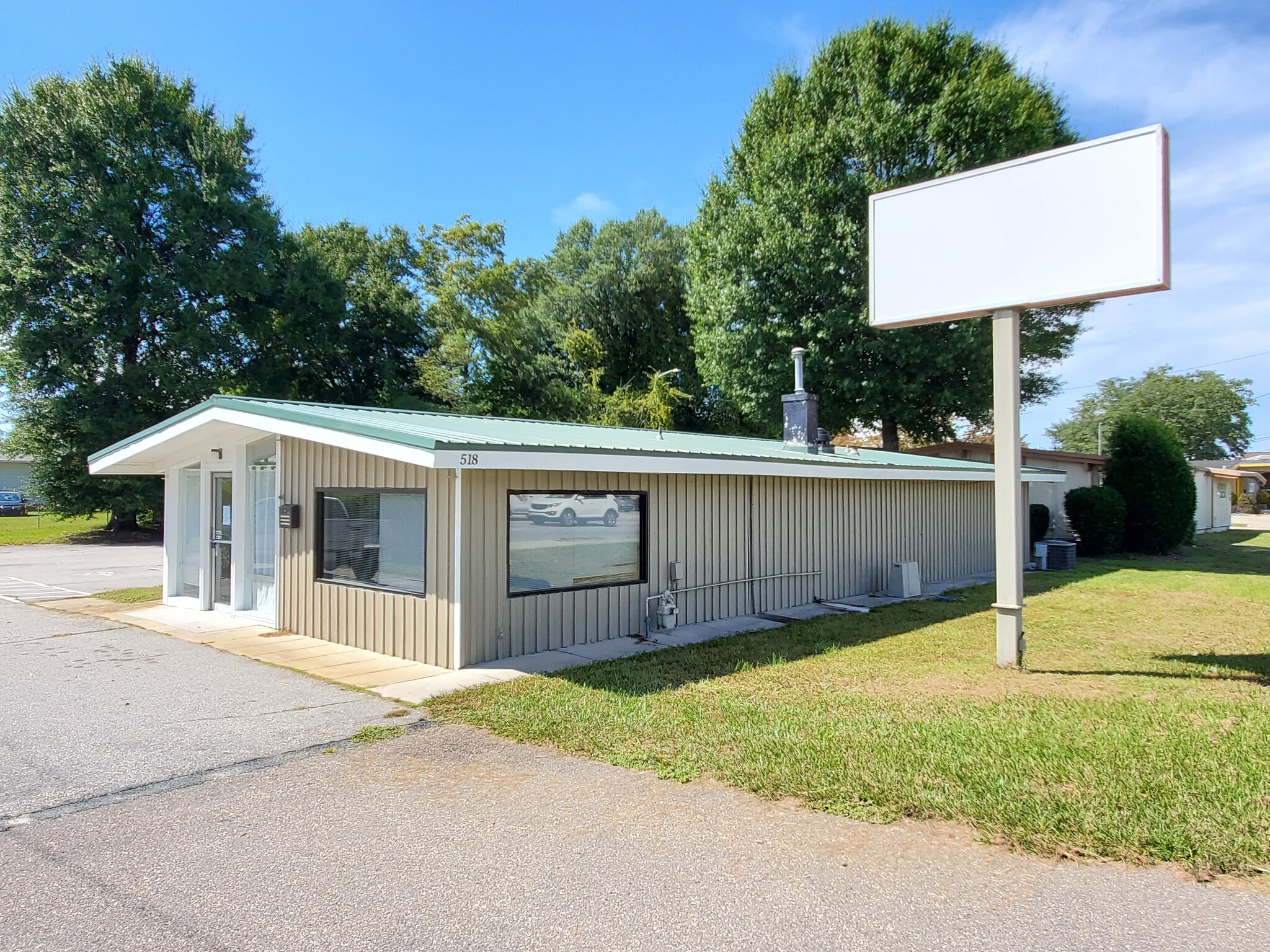 518 Owen Dr, Fayetteville, NC à vendre Photo du bâtiment- Image 1 de 1