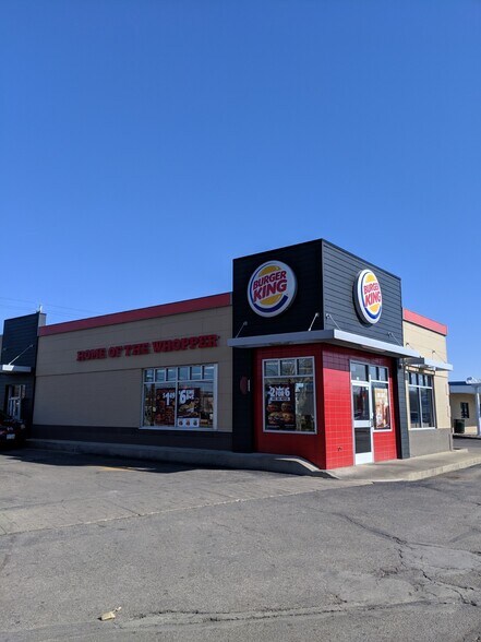 25501 Shore Center Dr, Euclid, OH for lease - Building Photo - Image 3 of 6