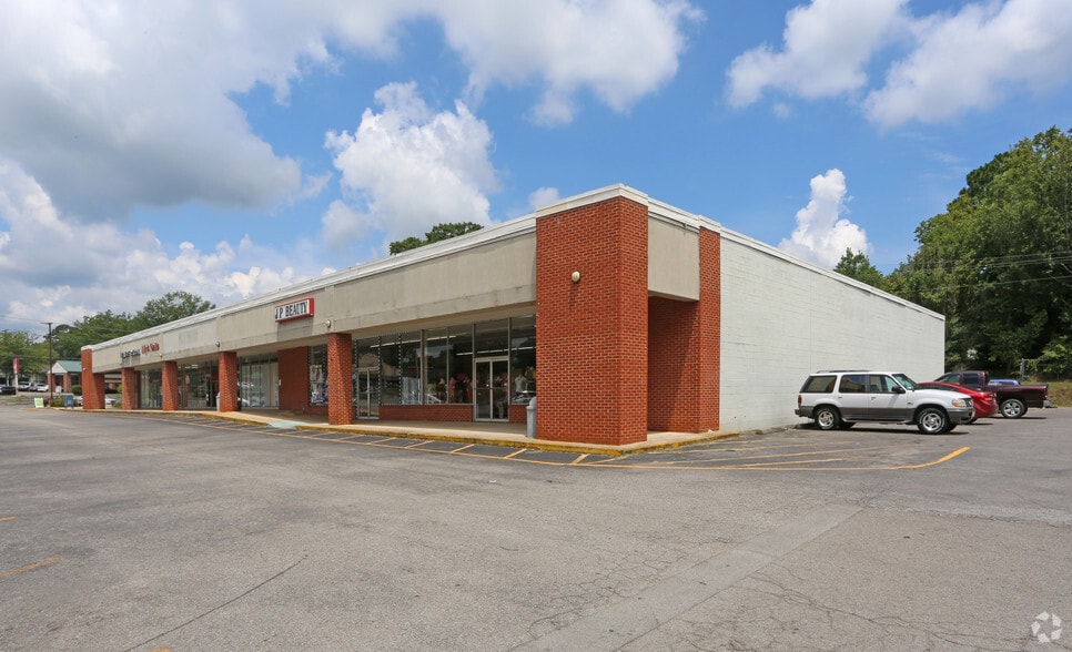 109-143 Hueytown Plz, Bessemer, AL for sale - Building Photo - Image 3 of 6