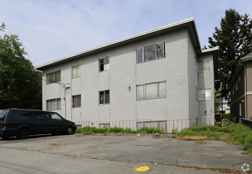 958 E Broadway, Vancouver, BC for sale - Building Photo - Image 3 of 4